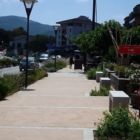 Cite Du Sel Apartment